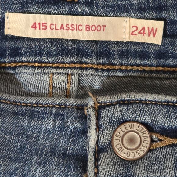NWT, Levi's Women’s 415 Classic Boot Leg Jeans, Size 24 W - Picture 4 of 8
